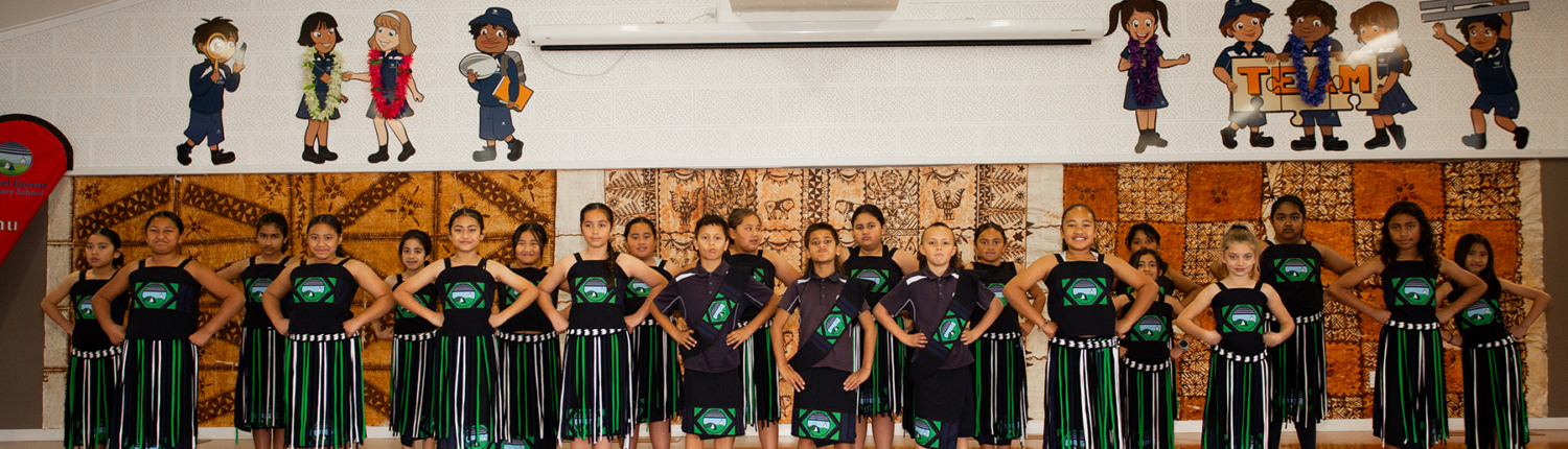 Kapa Haka on stage Lots of kids on stage doing Kapa Haka